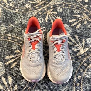 Hoka Mach 6 GUC Size 8